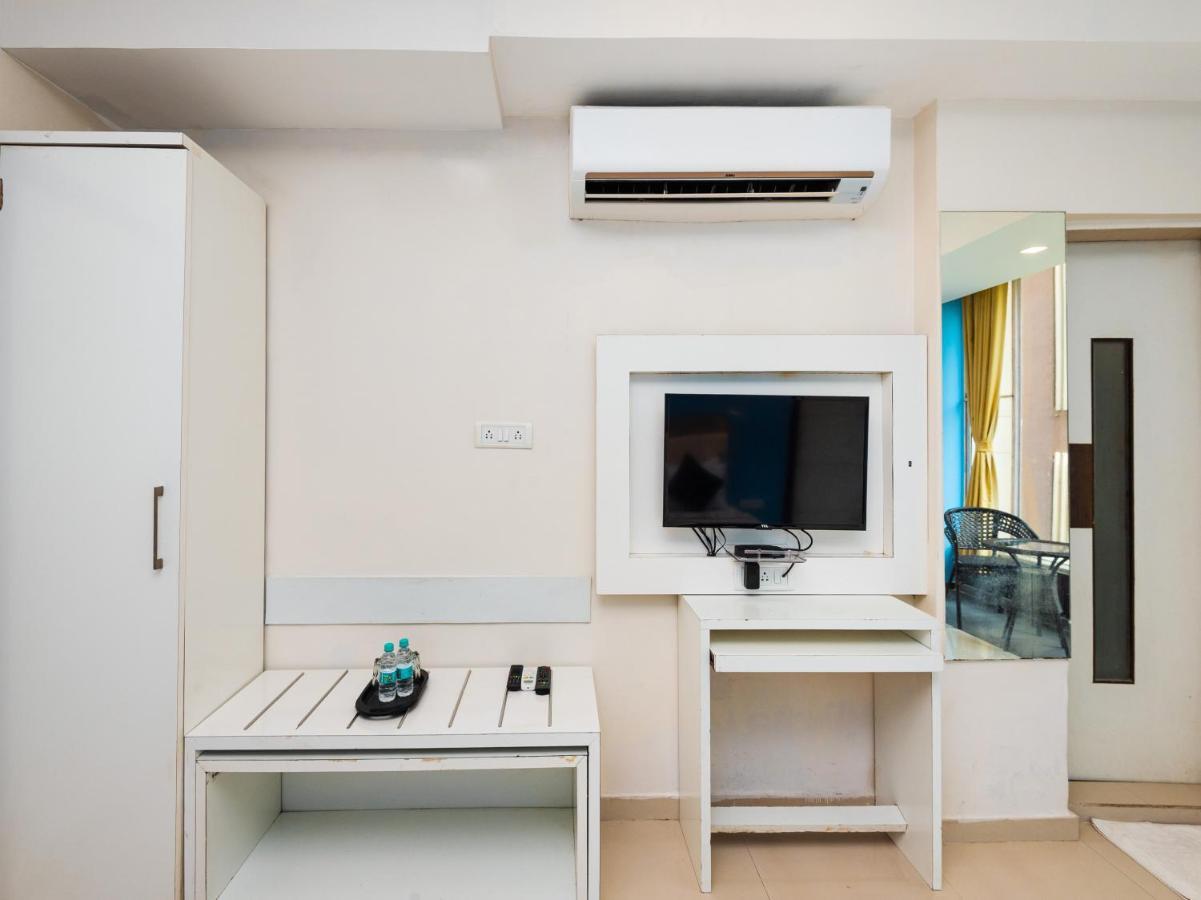 Hotel Aura - Near Malad Link Road Горай Экстерьер фото